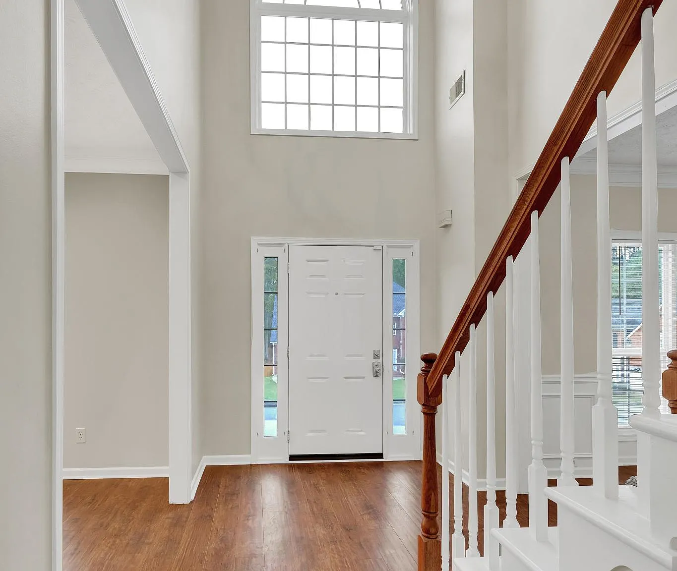 4 bed, 3012 sqft, $3,200 — Photo 3