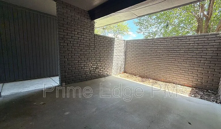 1121 N 28th St #6 — Photo 5