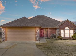 3208 E Irvington St, Broken Arrow, OK 74014