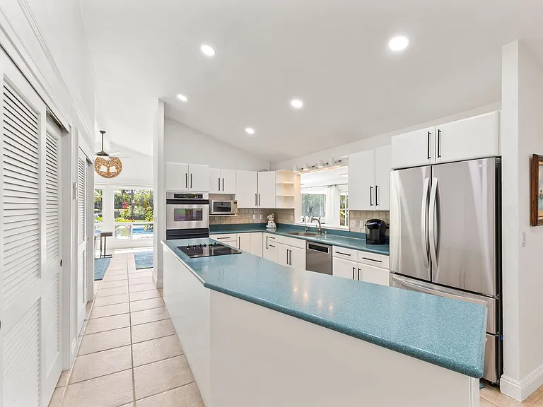 748 Mokapu Rd — Photo 4