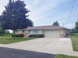 1877 Fischer Dr, Saginaw, MI 48601