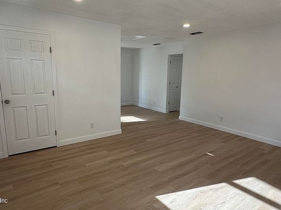3rd image of 8808 NORFOLK Boulevard