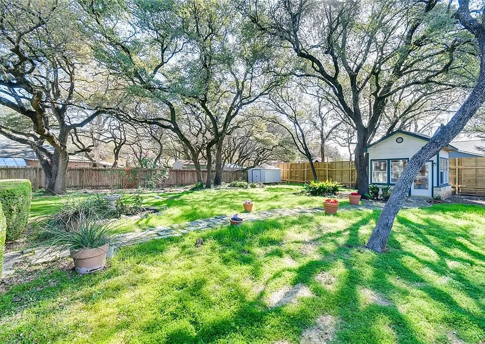 1st image of 9503 Shady Oaks Dr