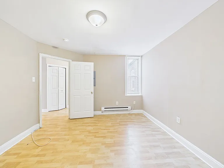 207 S 60th Street — Photo 15