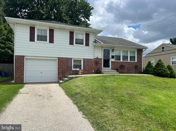 203 Carlton Dr, Broomall, PA 19008
