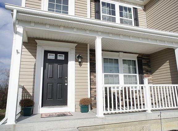 2nd image of 530 Creekside Ct