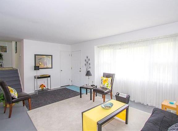 5th image of 4810 N Revere Dr