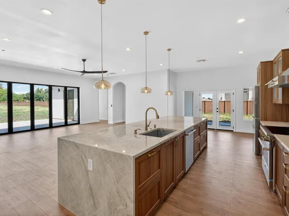 6273 E Vina Ln, Stockton, CA 95212