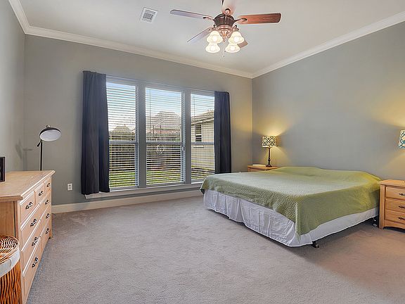 4th image of 2100 Cypress Cove Ave