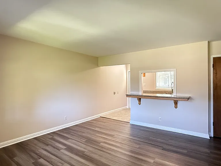 100 Belvedere Dr #7 — Photo 3