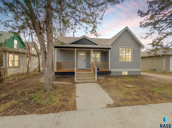 517 S Johnson St, Canton, SD 57013