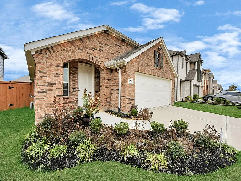21246 Montego Bay Dr — Photo 36