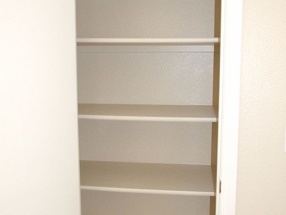 5th image of 2474 S Mountainside Dr