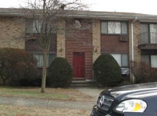 132 Kennedy Dr, Bridgeport, CT 06606