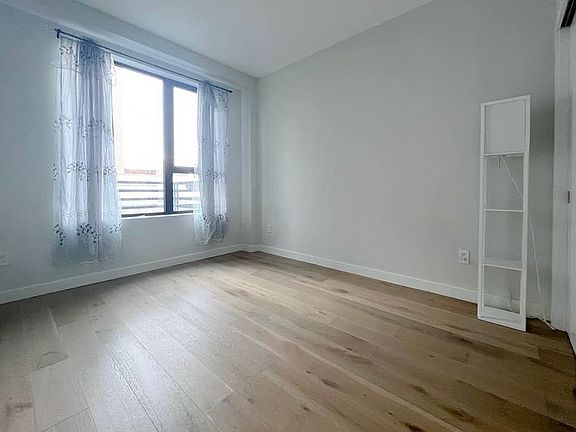3rd image of 14-33 31st Ave #1F