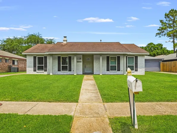 12010 Dorrance Ln, Meadows Place, TX 77477