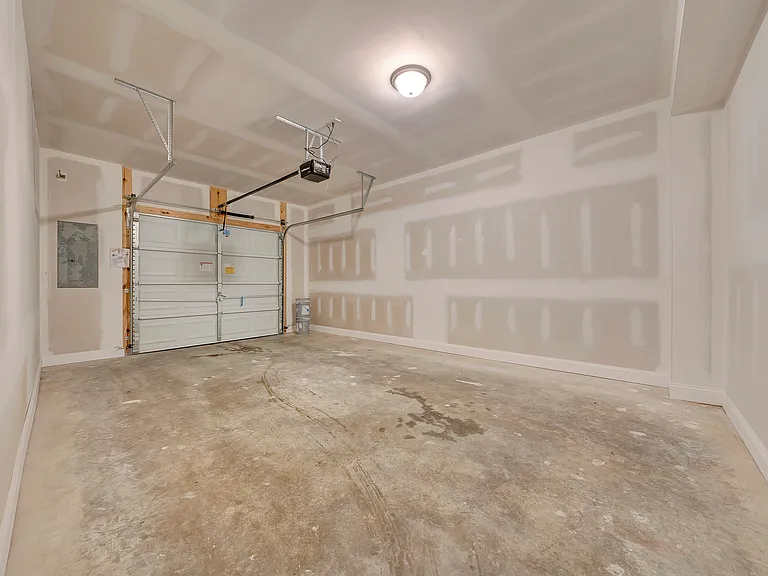 905 Holland Loop NW — Photo 18
