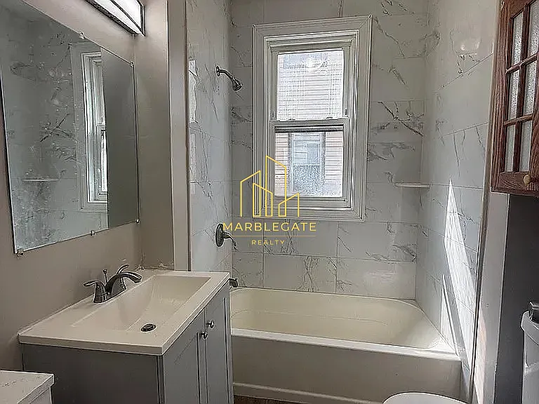 9 39th St #22 — Photo 4
