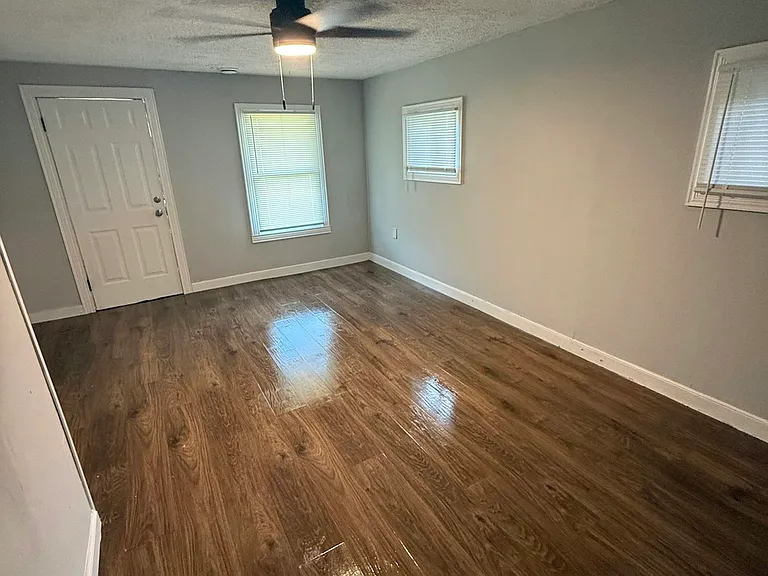 1225 Buckley Ave — Photo 15