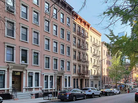 Rented by Sotheby's International Realty | media 12