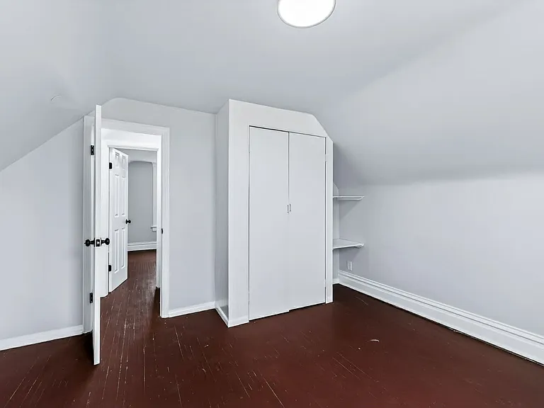 221 N Crysler Ave — Photo 18