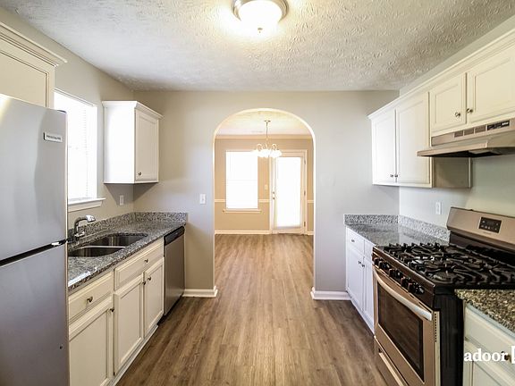 2nd image of 10514 Crabtree Dr