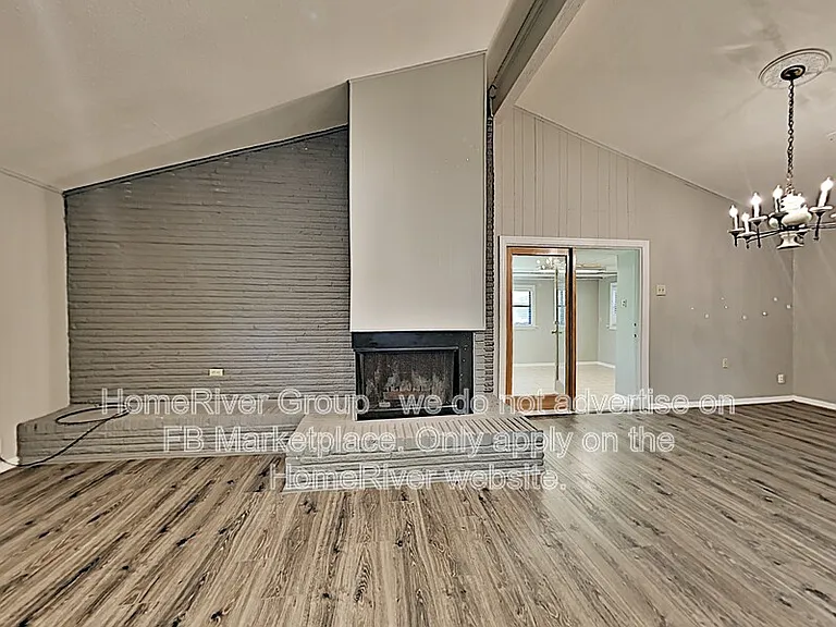 1319 Wisteria Way — Photo 3