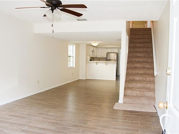 4th image of 3362 Fox Hunt Dr