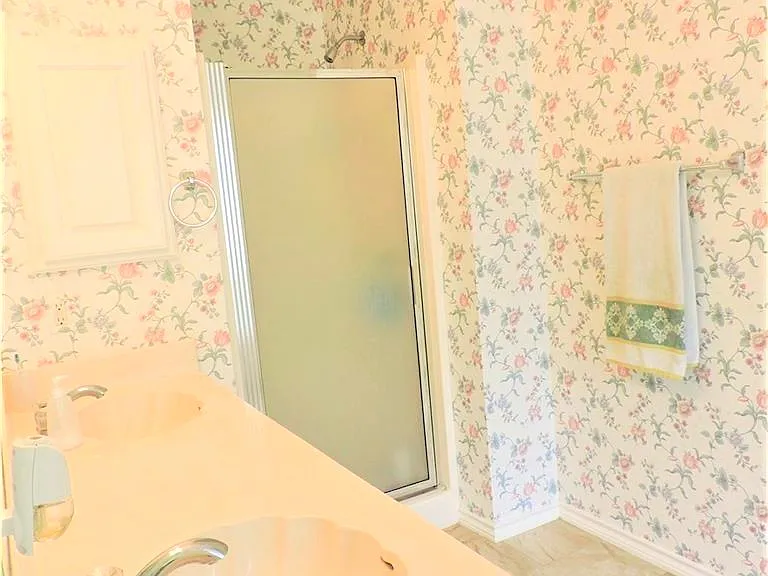 606 Aster Dr — Photo 9