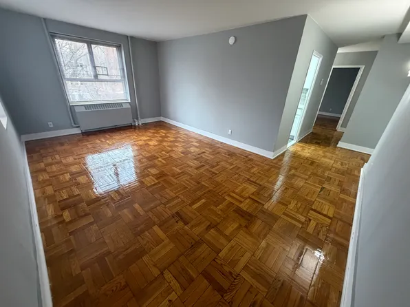 (undisclosed Address), Fresh Meadows, NY 11365