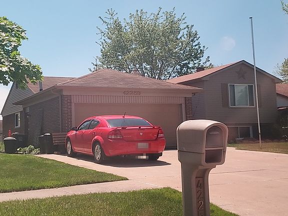 3rd image of 42259 Trotwood Ct