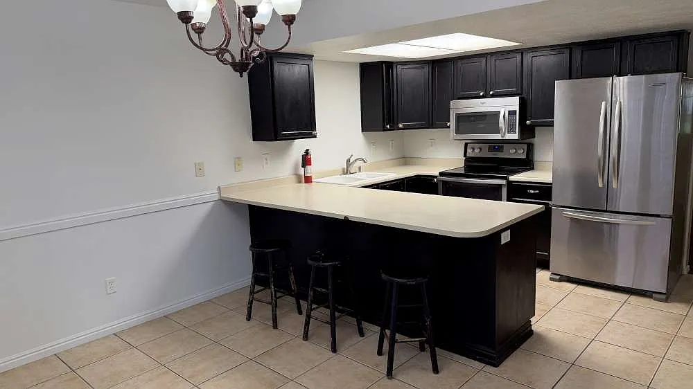 3 bed, 1.5 bath, 1370 sqft, $1,750 — Photo 4