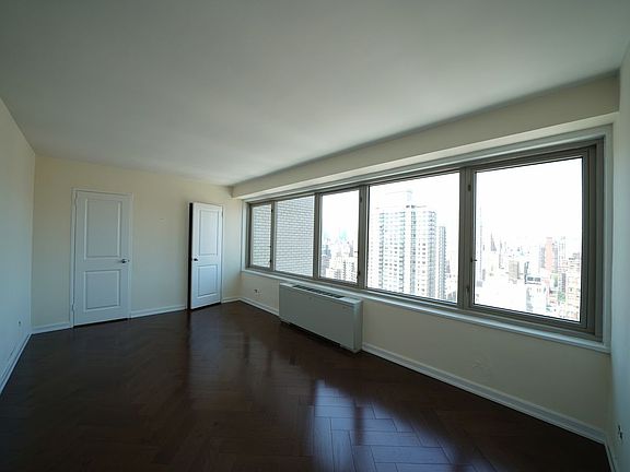 4th image of 444 E 82nd St APT 31G