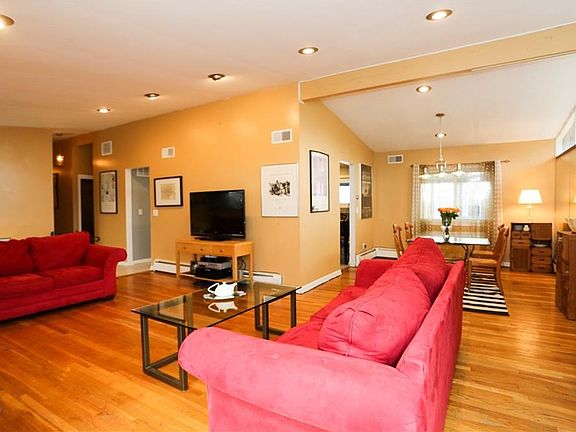 2nd image of 53 Gerardine Pl