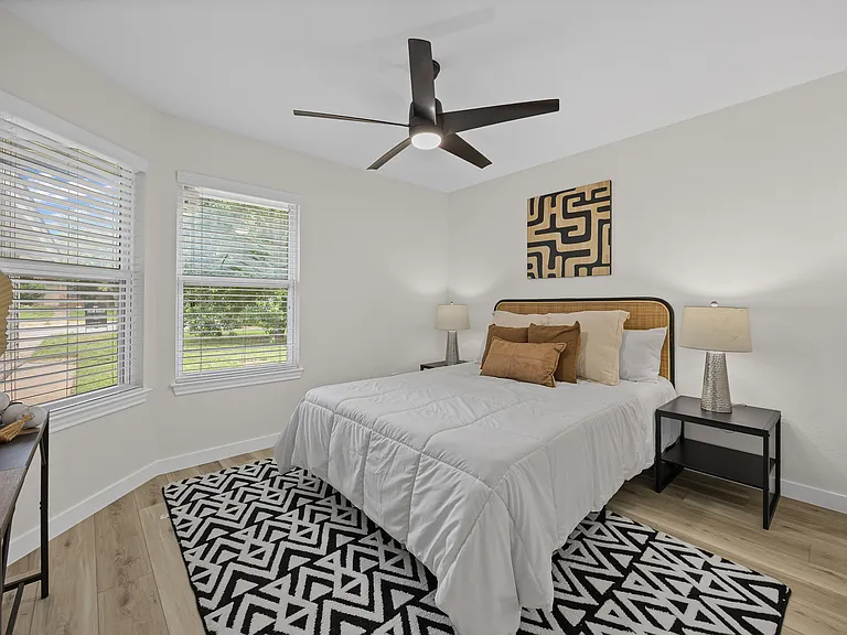 16043 Stoneham Cir — Photo 14