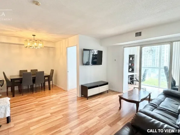 285 Enfield Pl #802, Mississauga, ON L5B 3Y6