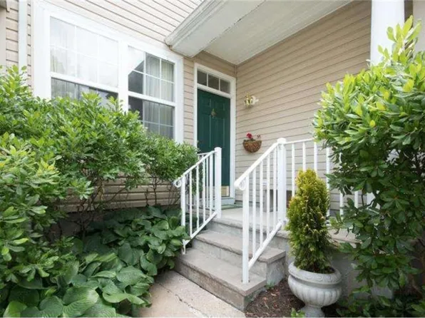 74 River Birch Cir #74, Princeton, NJ 08540