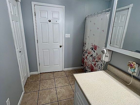 4th image of 2535 Mary Ann Dr