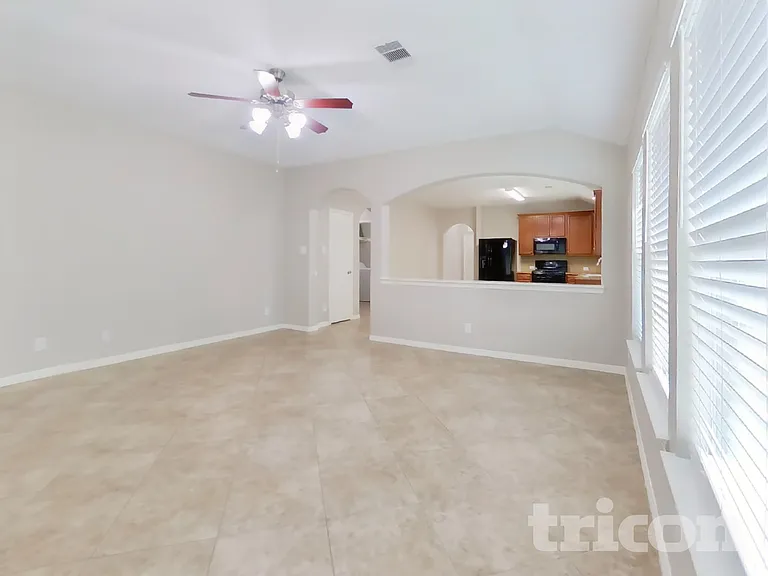715 Pequin Rd — Photo 3