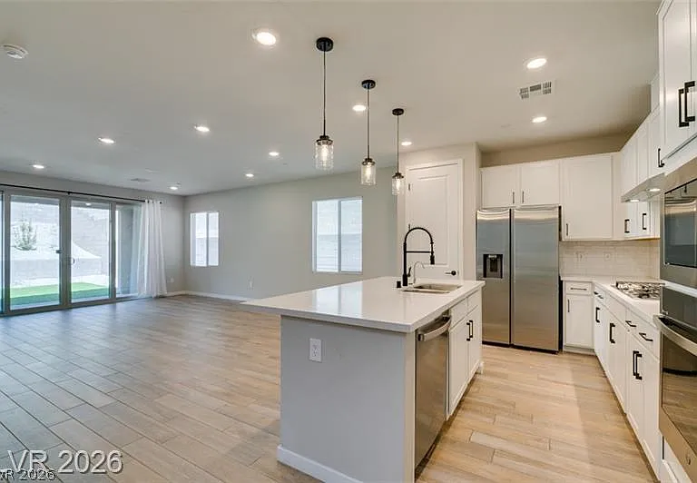 109 Medianoche St — Photo 26