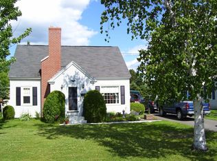 31 Elizabeth St, Presque Isle, ME 04769