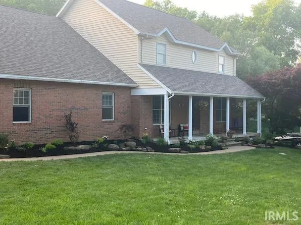 937 N Honeysuckle Ln, Vincennes, IN 47591