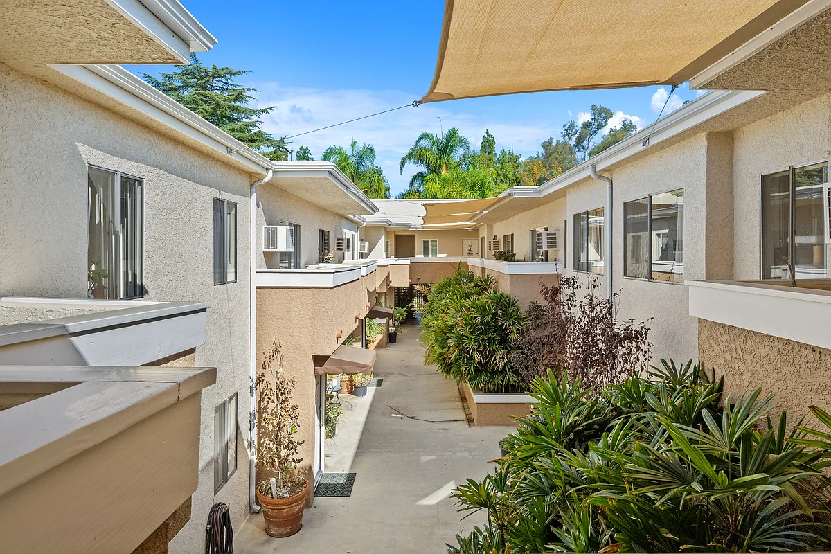 1 bed, 750 sqft, $1,995 — Photo 3
