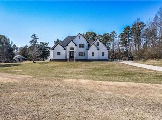 5856 Drake Rd, Greensboro, NC 27406