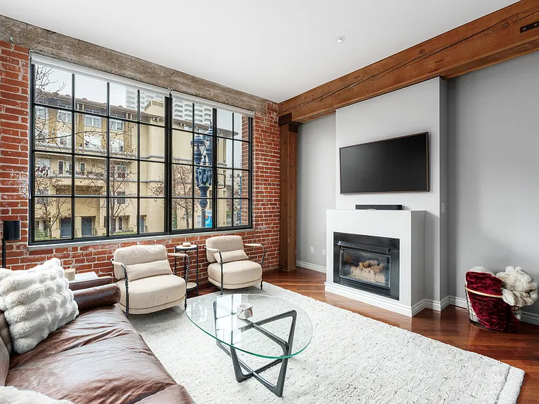 500 W Harbor Dr #1502 — Photo 4