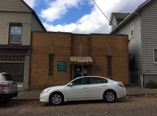21 7th St, Midland, PA 15059