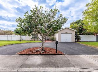 6060 NW 199th St, Hialeah, FL 33015