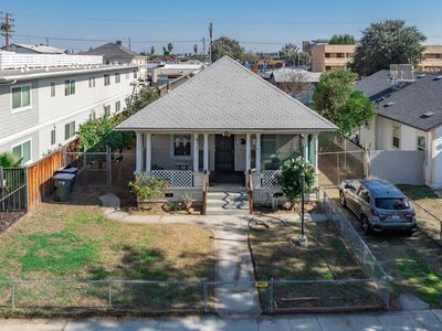 230 N Calaveras St, Fresno, CA, 93701