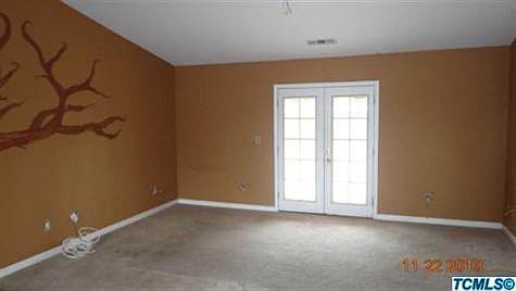5th image of 653 Virginia Ct