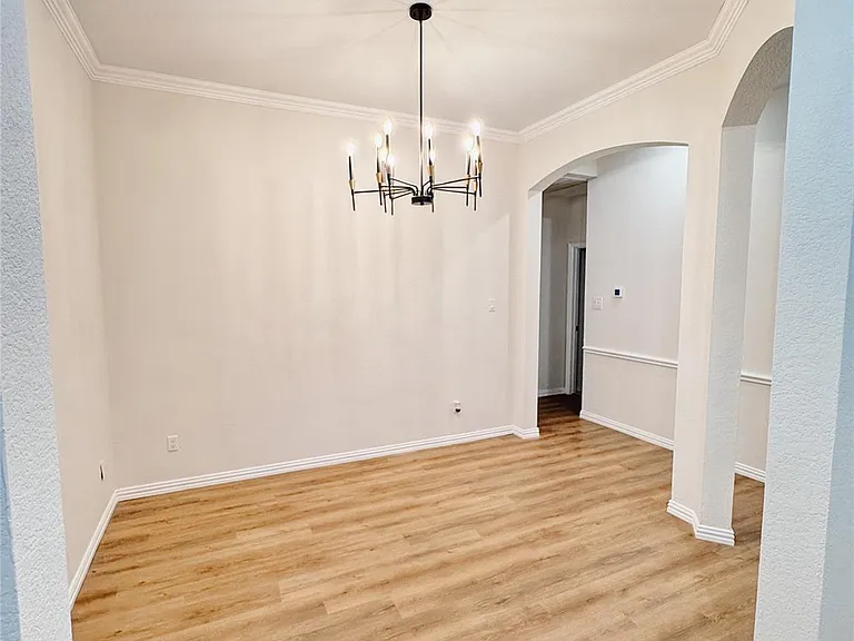 7504 Shasta Dr — Photo 1